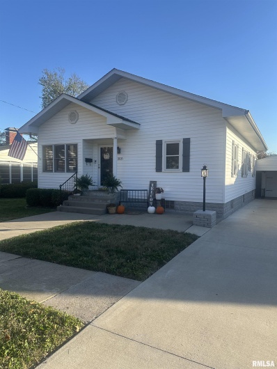 2125 DEWEY Street, Murphysboro, Illinois 62966, 3 Bedrooms Bedrooms, 0 ,1 BathroomBathrooms,Residential,For Sale,DEWEY,0,RMAEB460390