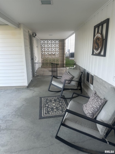 2125 DEWEY Street, Murphysboro, Illinois 62966, 3 Bedrooms Bedrooms, 0 ,1 BathroomBathrooms,Residential,For Sale,DEWEY,0,RMAEB460390