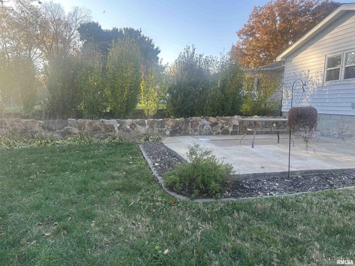 2125 DEWEY Street, Murphysboro, Illinois 62966, 3 Bedrooms Bedrooms, 0 ,1 BathroomBathrooms,Residential,For Sale,DEWEY,0,RMAEB460390