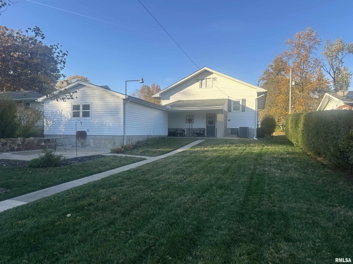 2125 DEWEY Street, Murphysboro, Illinois 62966, 3 Bedrooms Bedrooms, 0 ,1 BathroomBathrooms,Residential,For Sale,DEWEY,0,RMAEB460390