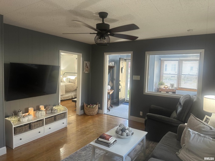 2125 DEWEY Street, Murphysboro, Illinois 62966, 3 Bedrooms Bedrooms, 0 ,1 BathroomBathrooms,Residential,For Sale,DEWEY,0,RMAEB460390