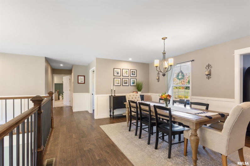 524 MAIN Street, Jonesboro, Illinois 62952, 5 Bedrooms Bedrooms, 0 ,2 BathroomsBathrooms,Residential,For Sale,MAIN,0,RMAEB460392