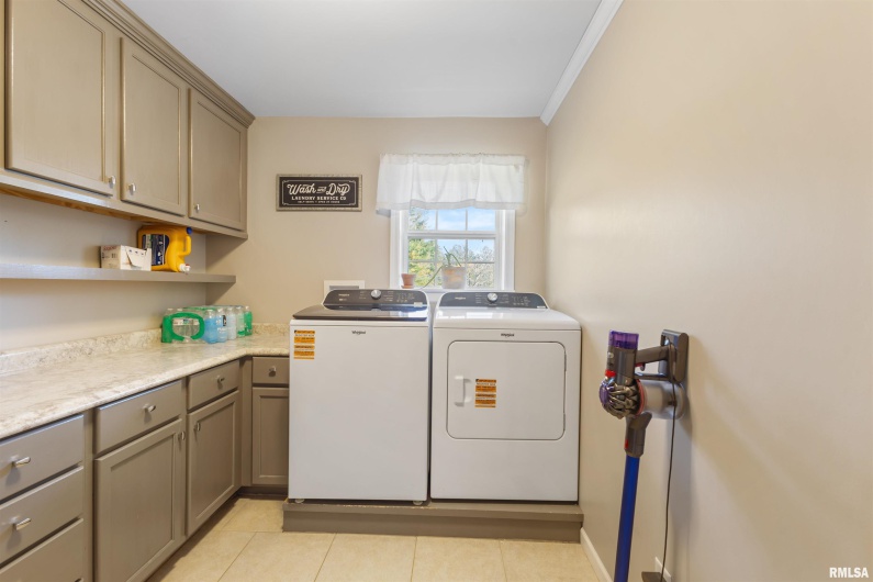 524 MAIN Street, Jonesboro, Illinois 62952, 5 Bedrooms Bedrooms, 0 ,2 BathroomsBathrooms,Residential,For Sale,MAIN,0,RMAEB460392