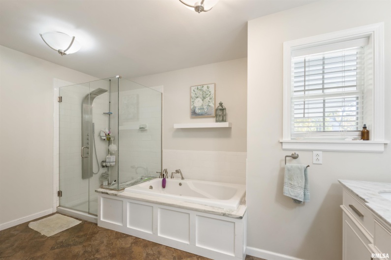 524 MAIN Street, Jonesboro, Illinois 62952, 5 Bedrooms Bedrooms, 0 ,2 BathroomsBathrooms,Residential,For Sale,MAIN,0,RMAEB460392