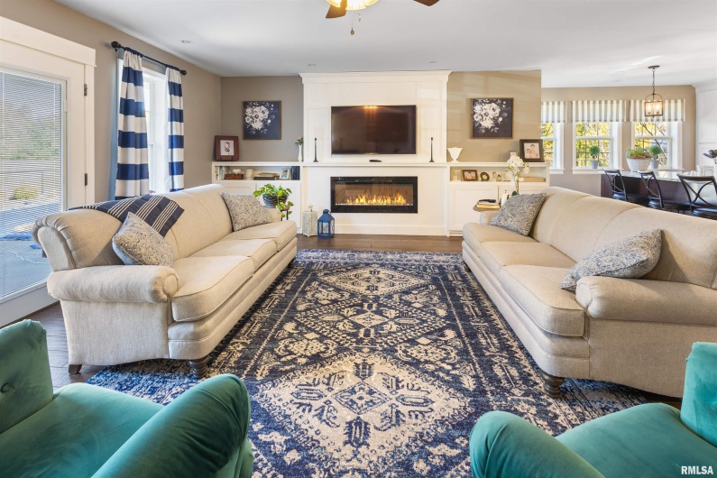 524 MAIN Street, Jonesboro, Illinois 62952, 5 Bedrooms Bedrooms, 0 ,2 BathroomsBathrooms,Residential,For Sale,MAIN,0,RMAEB460392