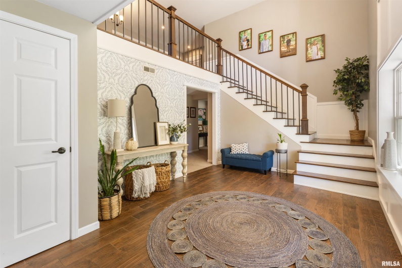 524 MAIN Street, Jonesboro, Illinois 62952, 5 Bedrooms Bedrooms, 0 ,2 BathroomsBathrooms,Residential,For Sale,MAIN,0,RMAEB460392