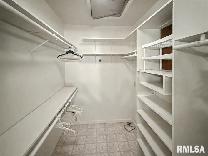 508 FOREST Drive, Herrin, Illinois 62948, 3 Bedrooms Bedrooms, 0 ,2 BathroomsBathrooms,Residential,For Sale,FOREST,0,RMAQC4268591