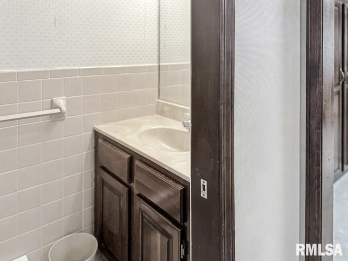 508 FOREST Drive, Herrin, Illinois 62948, 3 Bedrooms Bedrooms, 0 ,2 BathroomsBathrooms,Residential,For Sale,FOREST,0,RMAQC4268591