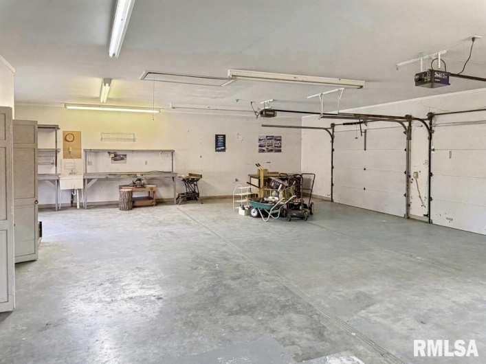 508 FOREST Drive, Herrin, Illinois 62948, 3 Bedrooms Bedrooms, 0 ,2 BathroomsBathrooms,Residential,For Sale,FOREST,0,RMAQC4268591