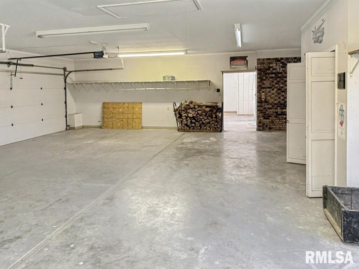 508 FOREST Drive, Herrin, Illinois 62948, 3 Bedrooms Bedrooms, 0 ,2 BathroomsBathrooms,Residential,For Sale,FOREST,0,RMAQC4268591