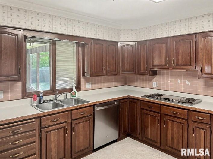 508 FOREST Drive, Herrin, Illinois 62948, 3 Bedrooms Bedrooms, 0 ,2 BathroomsBathrooms,Residential,For Sale,FOREST,0,RMAQC4268591