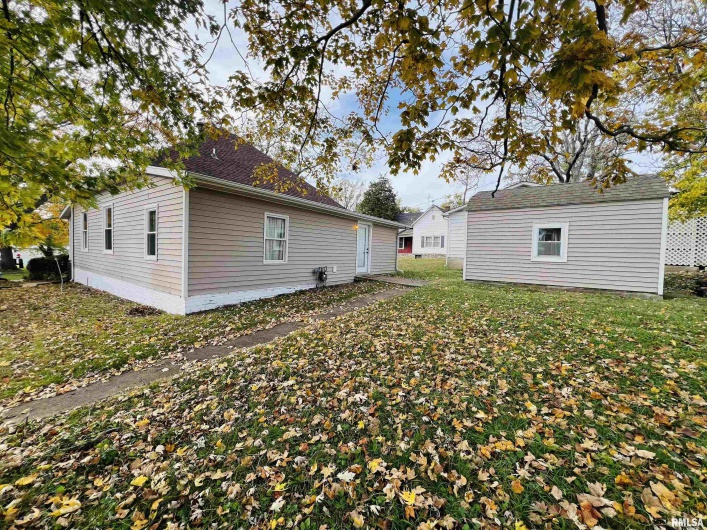 1300 LINCOLN Street, Eldorado, Illinois 62930-1524, 1 Bedroom Bedrooms, 0 ,1 BathroomBathrooms,Residential,For Sale,LINCOLN,0,RMAEB460396