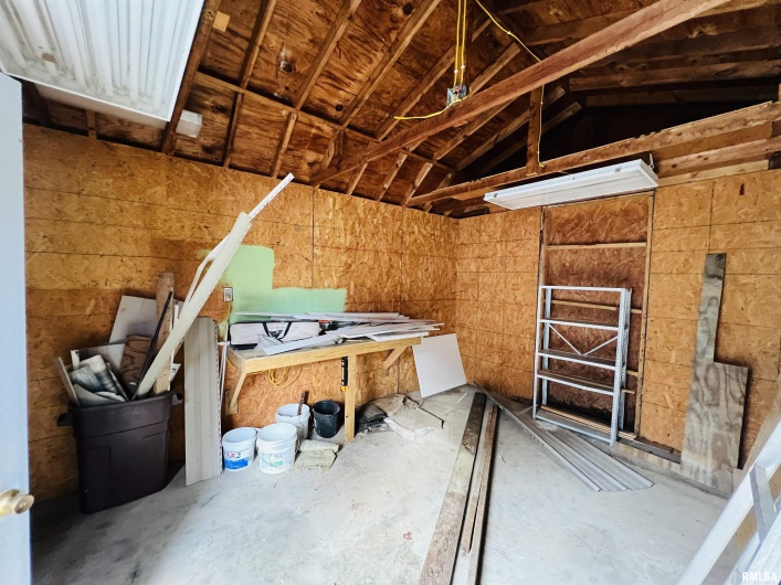 1300 LINCOLN Street, Eldorado, Illinois 62930-1524, 1 Bedroom Bedrooms, 0 ,1 BathroomBathrooms,Residential,For Sale,LINCOLN,0,RMAEB460396