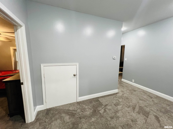 1300 LINCOLN Street, Eldorado, Illinois 62930-1524, 1 Bedroom Bedrooms, 0 ,1 BathroomBathrooms,Residential,For Sale,LINCOLN,0,RMAEB460396