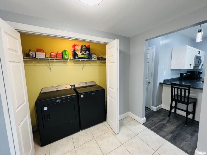 1300 LINCOLN Street, Eldorado, Illinois 62930-1524, 1 Bedroom Bedrooms, 0 ,1 BathroomBathrooms,Residential,For Sale,LINCOLN,0,RMAEB460396