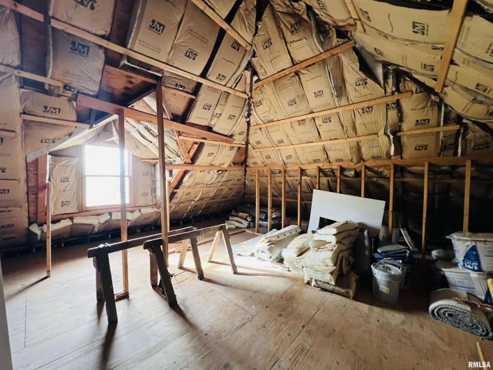 1300 LINCOLN Street, Eldorado, Illinois 62930-1524, 1 Bedroom Bedrooms, 0 ,1 BathroomBathrooms,Residential,For Sale,LINCOLN,0,RMAEB460396