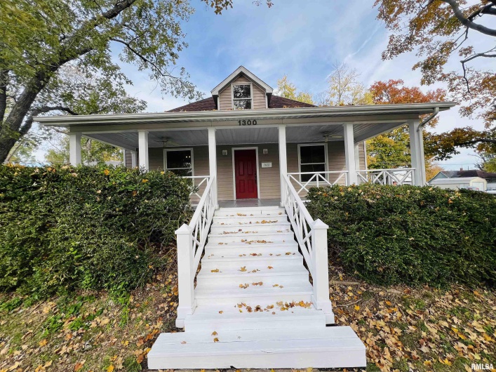 1300 LINCOLN Street, Eldorado, Illinois 62930-1524, 1 Bedroom Bedrooms, 0 ,1 BathroomBathrooms,Residential,For Sale,LINCOLN,0,RMAEB460396