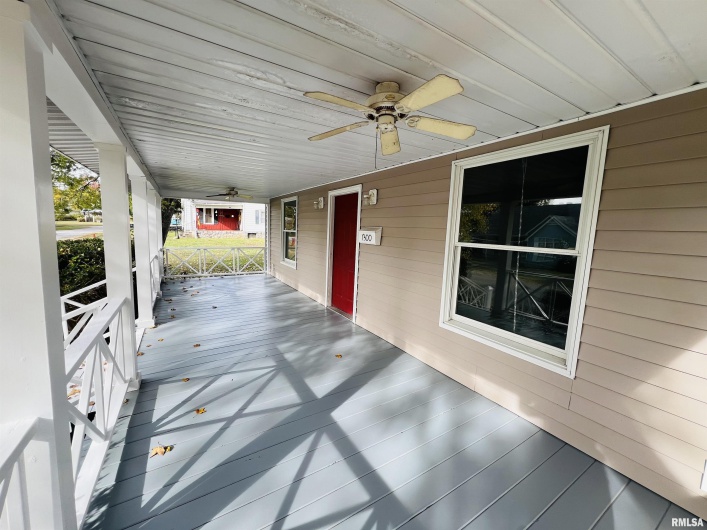 1300 LINCOLN Street, Eldorado, Illinois 62930-1524, 1 Bedroom Bedrooms, 0 ,1 BathroomBathrooms,Residential,For Sale,LINCOLN,0,RMAEB460396