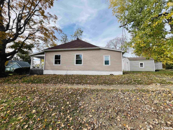 1300 LINCOLN Street, Eldorado, Illinois 62930-1524, 1 Bedroom Bedrooms, 0 ,1 BathroomBathrooms,Residential,For Sale,LINCOLN,0,RMAEB460396