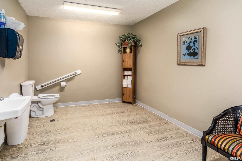 712 Carbon Street, Marion, Illinois 62959, 0 , 0 ,0,Commercial Sale,For Sale,Carbon,0,RMAQC4269170