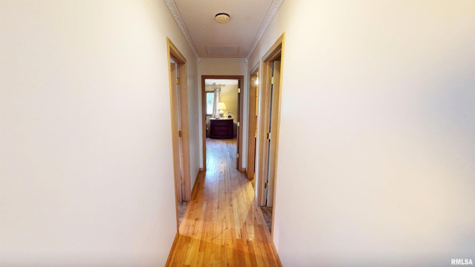 3898 COUNTRY CLUB Road, Carbondale, Illinois 62901, 3 Bedrooms Bedrooms, 0 ,3 BathroomsBathrooms,Residential,For Sale,COUNTRY CLUB,0,RMAEB460400