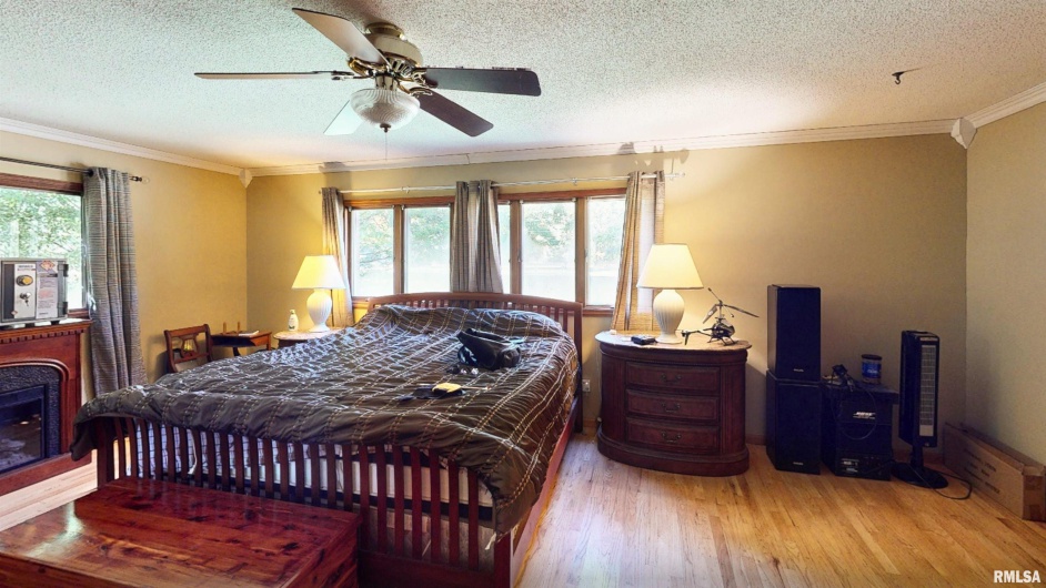 3898 COUNTRY CLUB Road, Carbondale, Illinois 62901, 3 Bedrooms Bedrooms, 0 ,3 BathroomsBathrooms,Residential,For Sale,COUNTRY CLUB,0,RMAEB460400