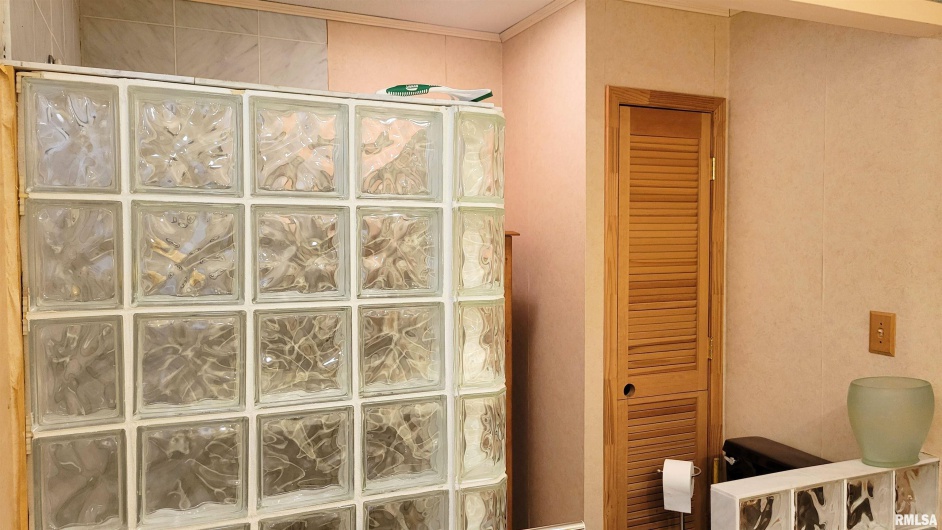 3898 COUNTRY CLUB Road, Carbondale, Illinois 62901, 3 Bedrooms Bedrooms, 0 ,3 BathroomsBathrooms,Residential,For Sale,COUNTRY CLUB,0,RMAEB460400