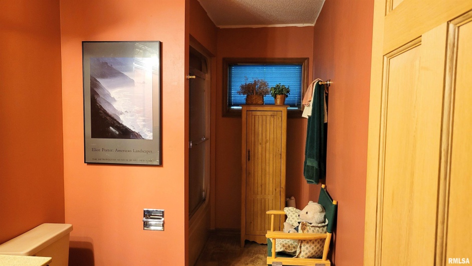 3898 COUNTRY CLUB Road, Carbondale, Illinois 62901, 3 Bedrooms Bedrooms, 0 ,3 BathroomsBathrooms,Residential,For Sale,COUNTRY CLUB,0,RMAEB460400