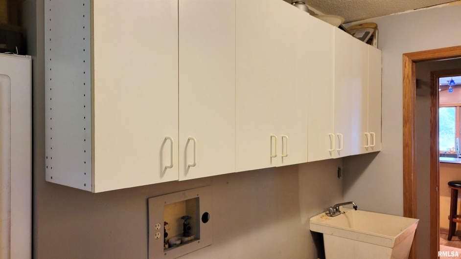 3898 COUNTRY CLUB Road, Carbondale, Illinois 62901, 3 Bedrooms Bedrooms, 0 ,3 BathroomsBathrooms,Residential,For Sale,COUNTRY CLUB,0,RMAEB460400