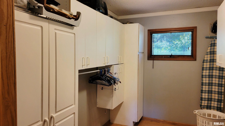 3898 COUNTRY CLUB Road, Carbondale, Illinois 62901, 3 Bedrooms Bedrooms, 0 ,3 BathroomsBathrooms,Residential,For Sale,COUNTRY CLUB,0,RMAEB460400