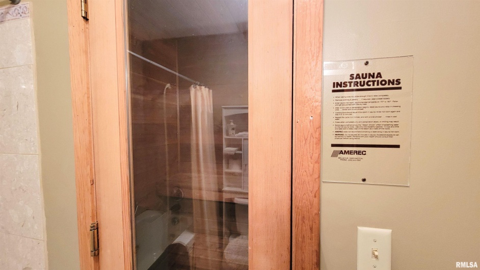 3898 COUNTRY CLUB Road, Carbondale, Illinois 62901, 3 Bedrooms Bedrooms, 0 ,3 BathroomsBathrooms,Residential,For Sale,COUNTRY CLUB,0,RMAEB460400