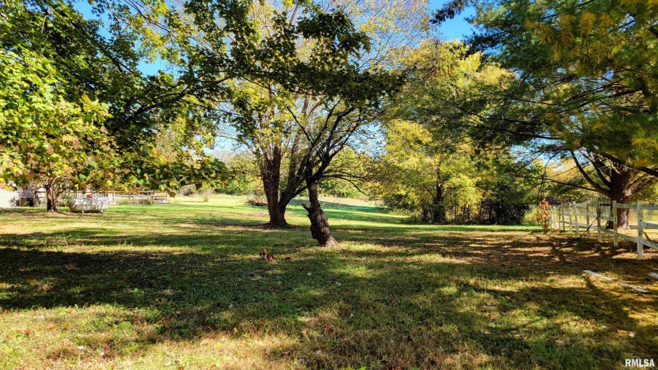 3898 COUNTRY CLUB Road, Carbondale, Illinois 62901, 3 Bedrooms Bedrooms, 0 ,3 BathroomsBathrooms,Residential,For Sale,COUNTRY CLUB,0,RMAEB460400