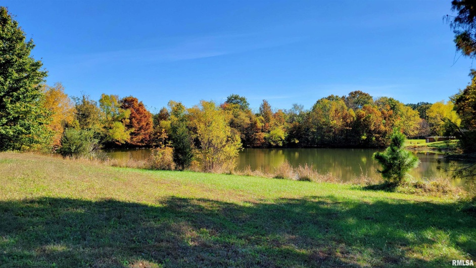 3898 COUNTRY CLUB Road, Carbondale, Illinois 62901, 3 Bedrooms Bedrooms, 0 ,3 BathroomsBathrooms,Residential,For Sale,COUNTRY CLUB,0,RMAEB460400