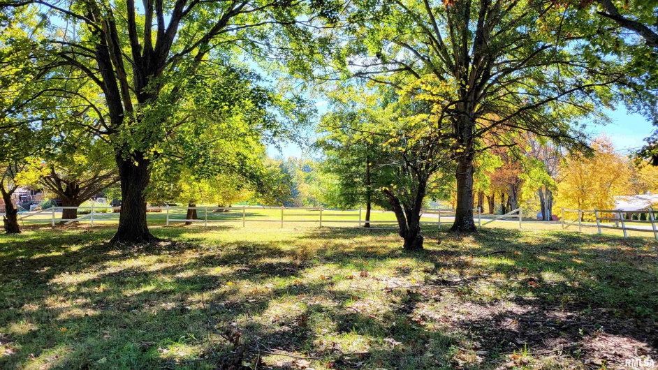 3898 COUNTRY CLUB Road, Carbondale, Illinois 62901, 3 Bedrooms Bedrooms, 0 ,3 BathroomsBathrooms,Residential,For Sale,COUNTRY CLUB,0,RMAEB460400