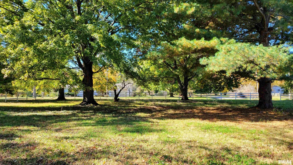 3898 COUNTRY CLUB Road, Carbondale, Illinois 62901, 3 Bedrooms Bedrooms, 0 ,3 BathroomsBathrooms,Residential,For Sale,COUNTRY CLUB,0,RMAEB460400