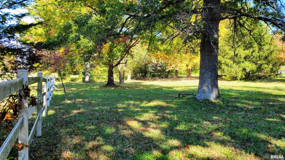 3898 COUNTRY CLUB Road, Carbondale, Illinois 62901, 3 Bedrooms Bedrooms, 0 ,3 BathroomsBathrooms,Residential,For Sale,COUNTRY CLUB,0,RMAEB460400