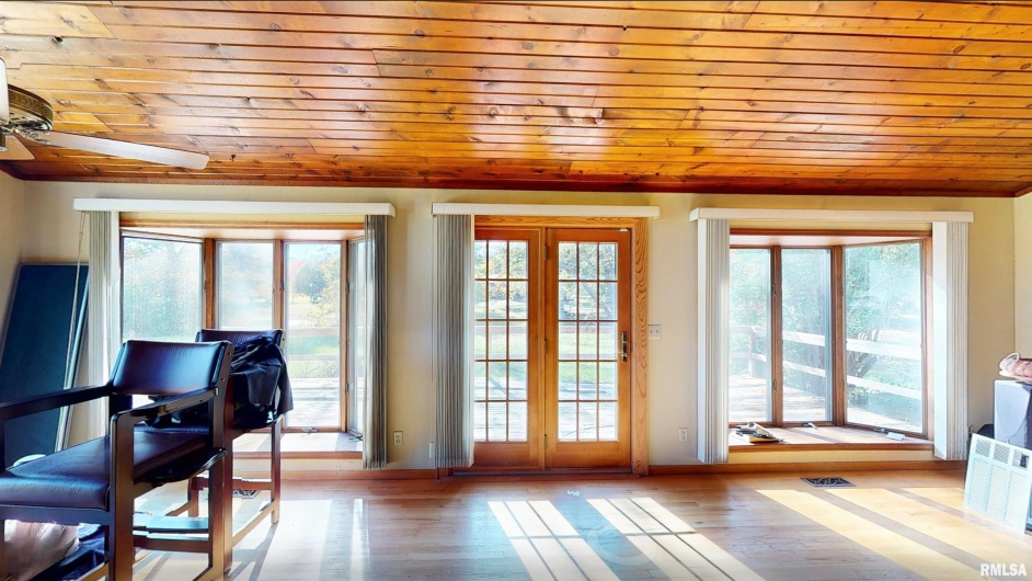 3898 COUNTRY CLUB Road, Carbondale, Illinois 62901, 3 Bedrooms Bedrooms, 0 ,3 BathroomsBathrooms,Residential,For Sale,COUNTRY CLUB,0,RMAEB460400