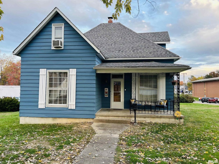 734 MCKINLEY Street, Harrisburg, Illinois 62946, 3 Bedrooms Bedrooms, 0 ,2 BathroomsBathrooms,Residential,For Sale,MCKINLEY,0,RMAEB460414