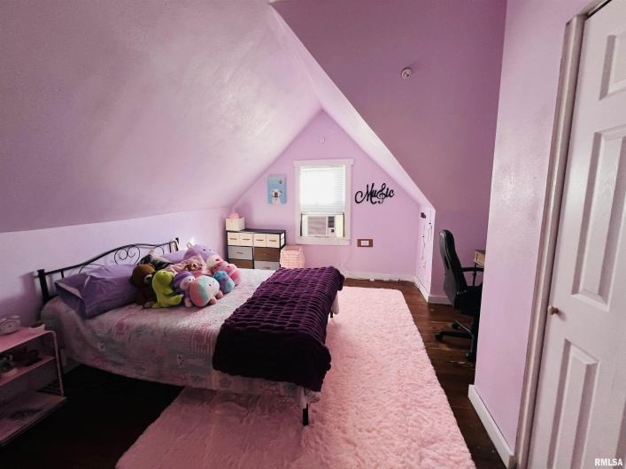 734 MCKINLEY Street, Harrisburg, Illinois 62946, 3 Bedrooms Bedrooms, 0 ,2 BathroomsBathrooms,Residential,For Sale,MCKINLEY,0,RMAEB460414