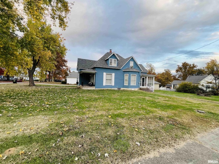 734 MCKINLEY Street, Harrisburg, Illinois 62946, 3 Bedrooms Bedrooms, 0 ,2 BathroomsBathrooms,Residential,For Sale,MCKINLEY,0,RMAEB460414