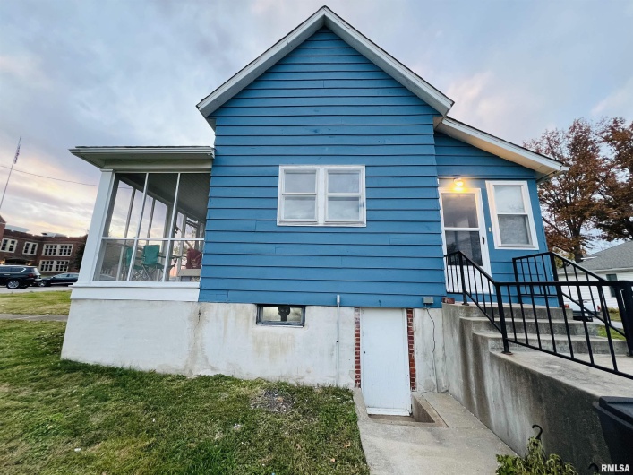 734 MCKINLEY Street, Harrisburg, Illinois 62946, 3 Bedrooms Bedrooms, 0 ,2 BathroomsBathrooms,Residential,For Sale,MCKINLEY,0,RMAEB460414