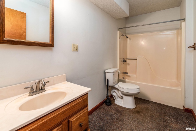 4648 Highway 127, Carbondale, Illinois 62903, 3 Bedrooms Bedrooms, 0 ,2 BathroomsBathrooms,Residential,For Sale,Highway 127,0,RMAEB460416