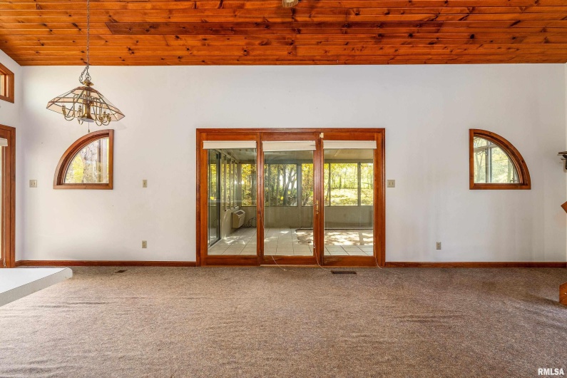 4648 Highway 127, Carbondale, Illinois 62903, 3 Bedrooms Bedrooms, 0 ,2 BathroomsBathrooms,Residential,For Sale,Highway 127,0,RMAEB460416