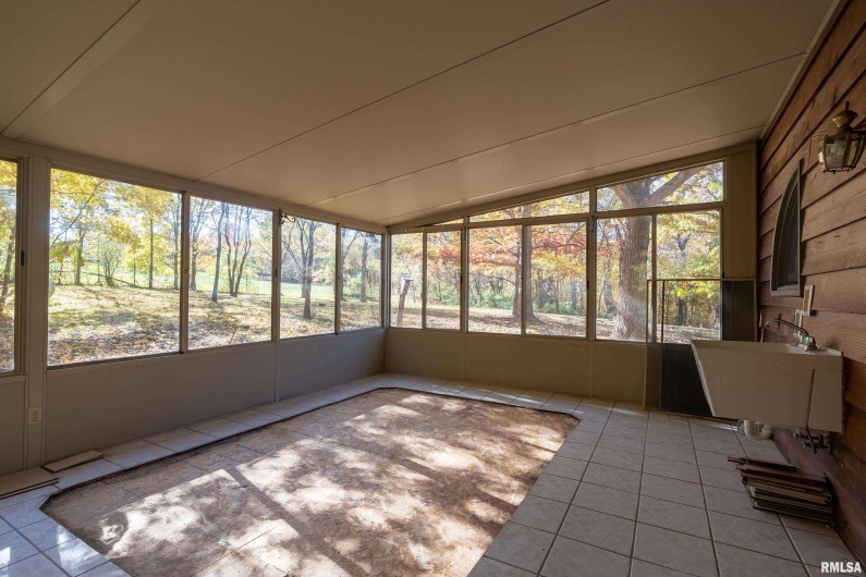 4648 Highway 127, Carbondale, Illinois 62903, 3 Bedrooms Bedrooms, 0 ,2 BathroomsBathrooms,Residential,For Sale,Highway 127,0,RMAEB460416