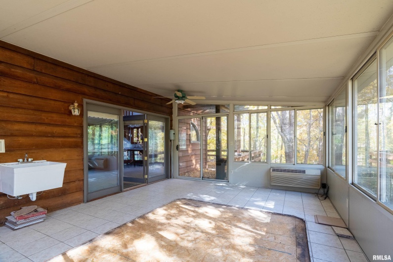 4648 Highway 127, Carbondale, Illinois 62903, 3 Bedrooms Bedrooms, 0 ,2 BathroomsBathrooms,Residential,For Sale,Highway 127,0,RMAEB460416