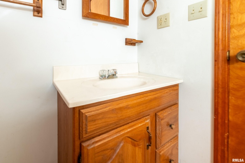 4648 Highway 127, Carbondale, Illinois 62903, 3 Bedrooms Bedrooms, 0 ,2 BathroomsBathrooms,Residential,For Sale,Highway 127,0,RMAEB460416