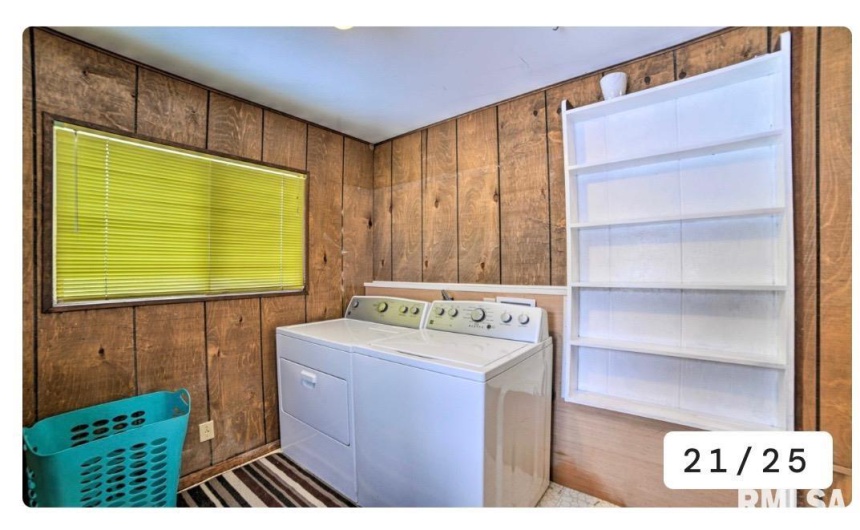 400 FOREST Street, Carbondale, Illinois 62901, 3 Bedrooms Bedrooms, 0 ,2 BathroomsBathrooms,Residential,For Sale,FOREST,0,RMAEB459800