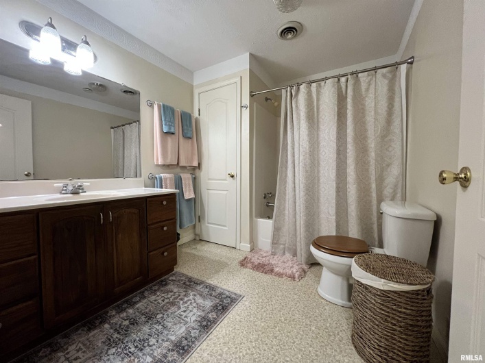 2372 LOGAN Street A Court, Murphysboro, Illinois 62966, 4 Bedrooms Bedrooms, 0 ,3 BathroomsBathrooms,Residential,For Sale,LOGAN,0,RMAEB460420