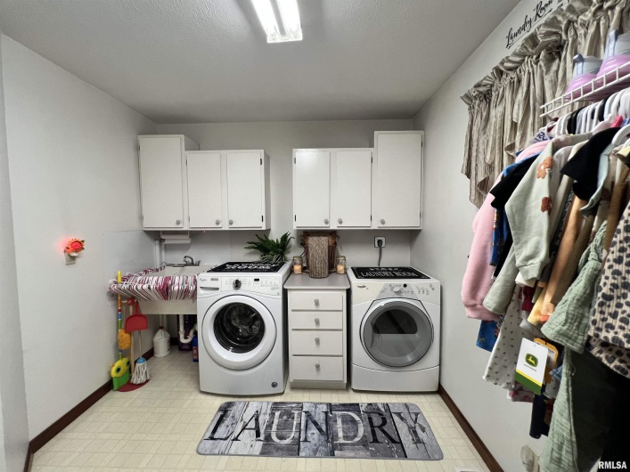 2372 LOGAN Street A Court, Murphysboro, Illinois 62966, 4 Bedrooms Bedrooms, 0 ,3 BathroomsBathrooms,Residential,For Sale,LOGAN,0,RMAEB460420