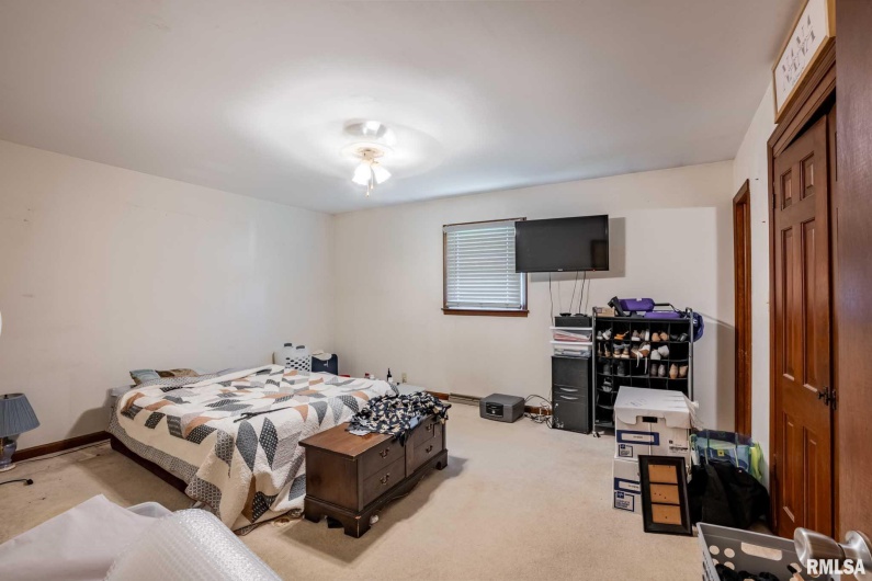 902 FAIRLANE Drive, Marion, Illinois 62959, 3 Bedrooms Bedrooms, 0 ,2 BathroomsBathrooms,Residential,For Sale,FAIRLANE,0,RMAQC4269228